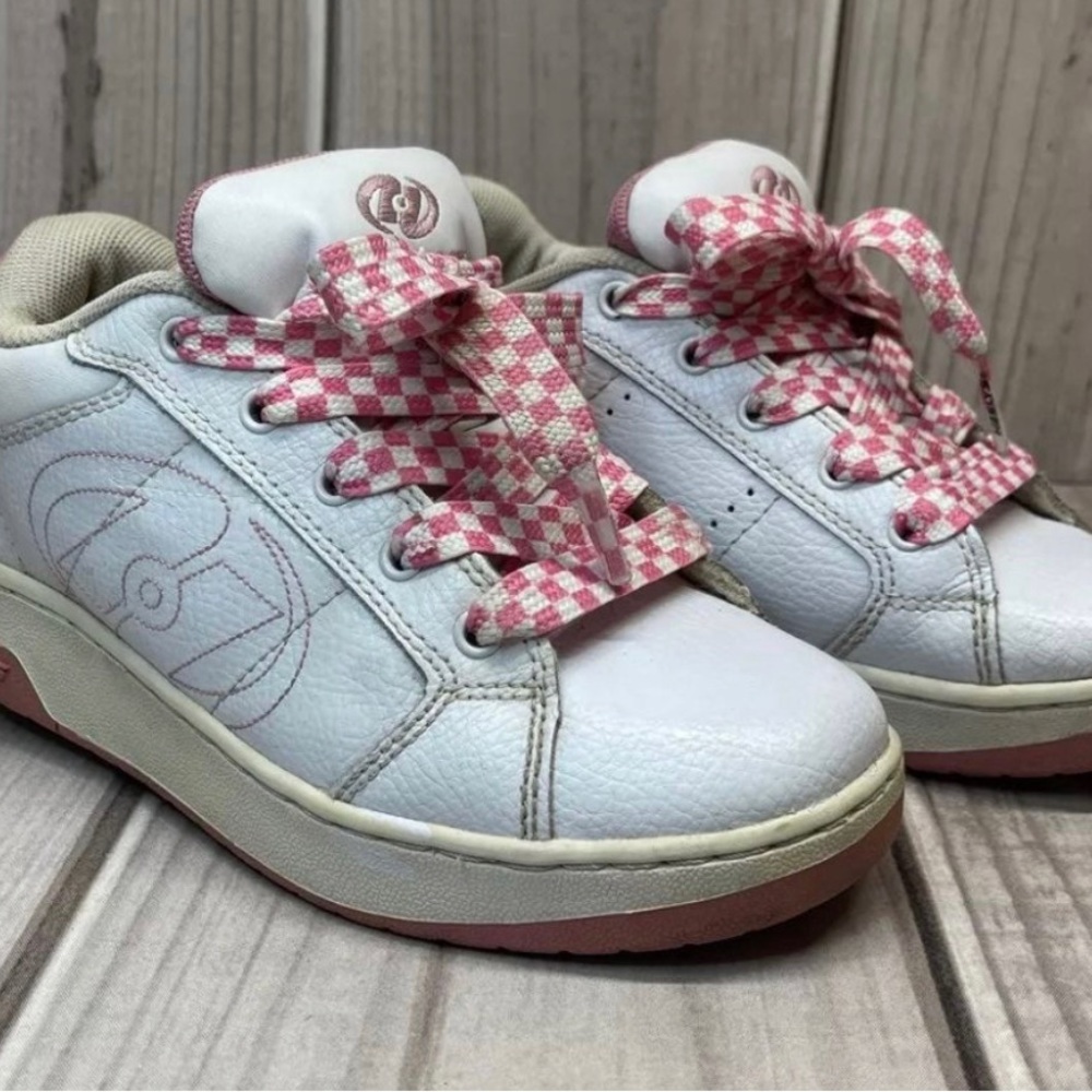 Heelys White Pink Kids Sneakers with Checkered Laces - Picture 3 of 9